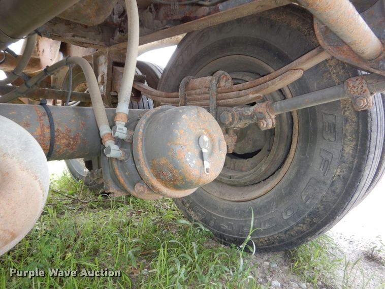 image for item DM2261 2000 Polar  tank trailer