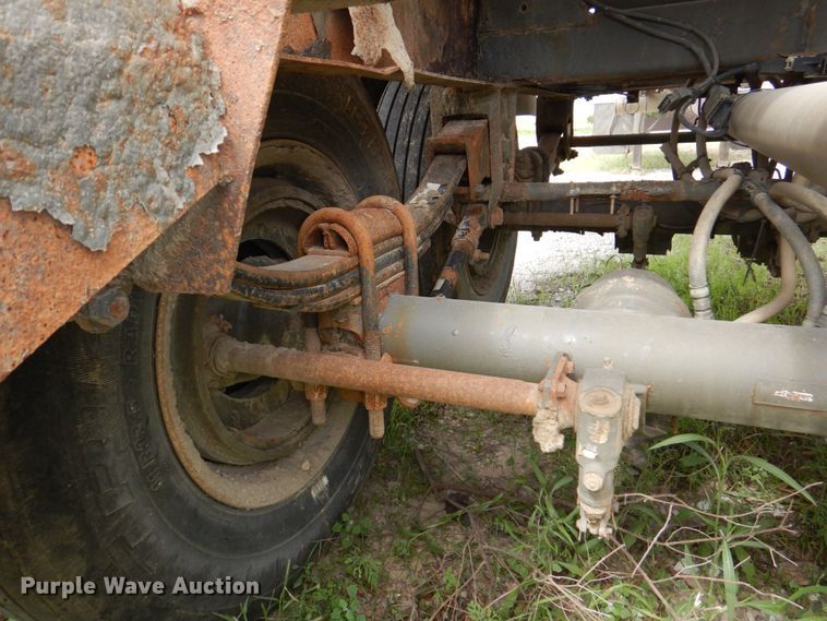 image for item DM2261 2000 Polar  tank trailer