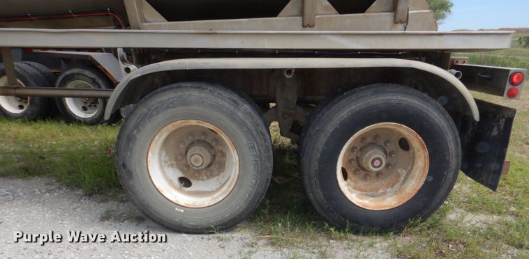 image for item DM2261 2000 Polar  tank trailer