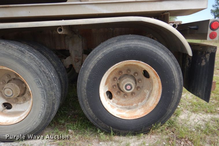 image for item DM2261 2000 Polar  tank trailer