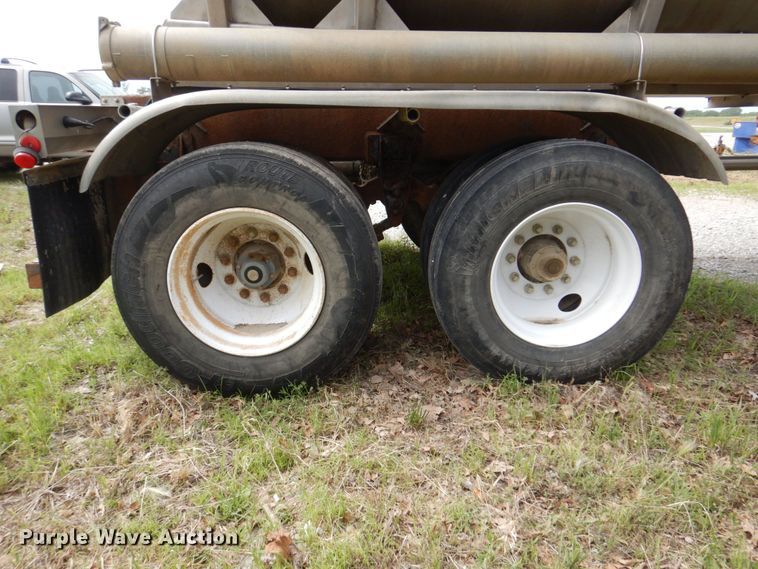 image for item DM2261 2000 Polar  tank trailer