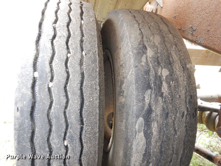 image for item DM2261 2000 Polar  tank trailer