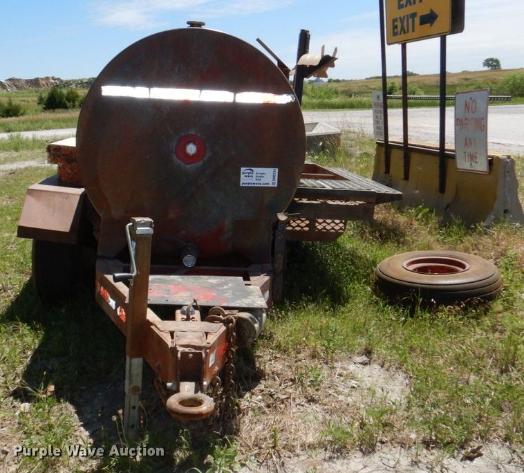 image for item DM2264 Fuel tank trailer