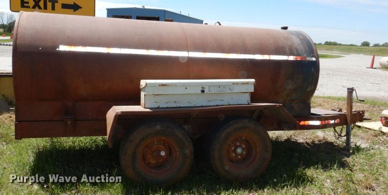 image for item DM2264 Fuel tank trailer