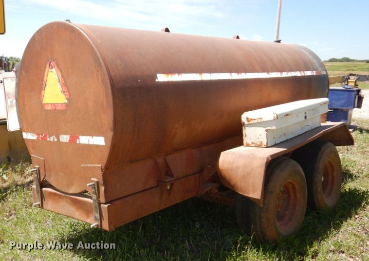 image for item DM2264 Fuel tank trailer