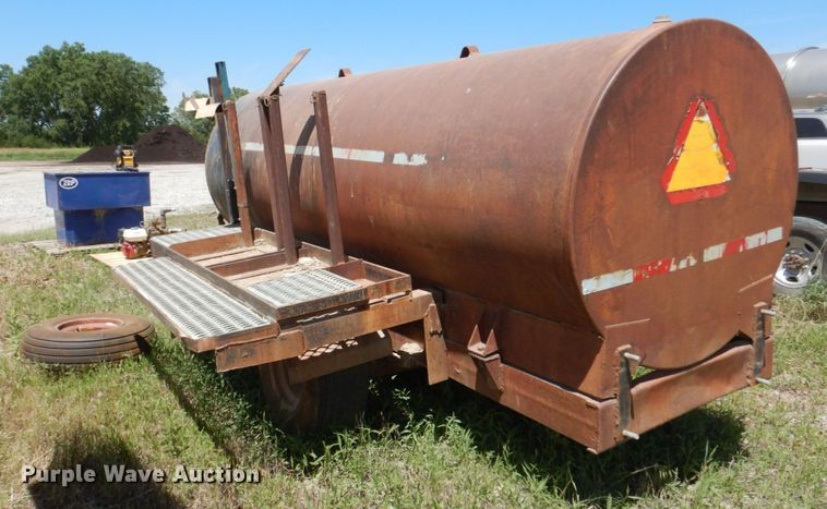 image for item DM2264 Fuel tank trailer