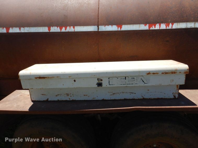 image for item DM2264 Fuel tank trailer