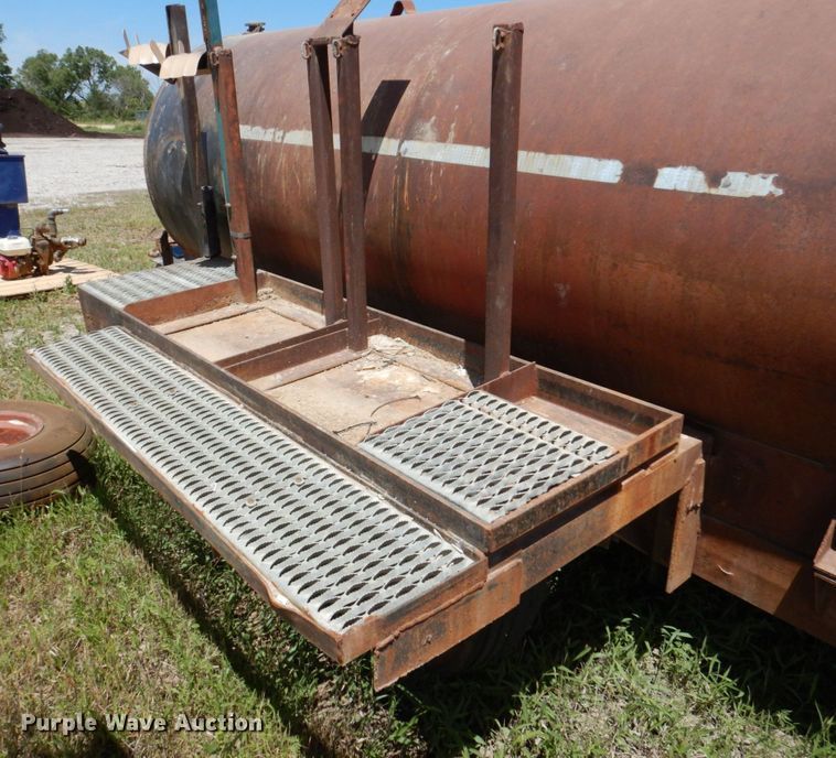 image for item DM2264 Fuel tank trailer