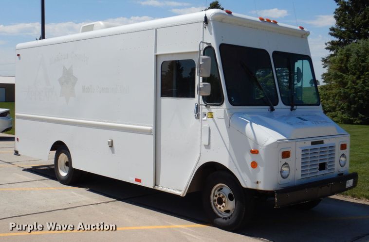 image for item DM2301 1991 Chevrolet P30  delivery truck