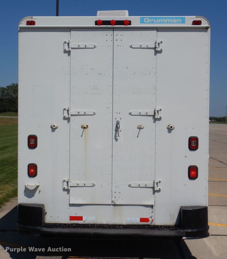 image for item DM2301 1991 Chevrolet P30  delivery truck