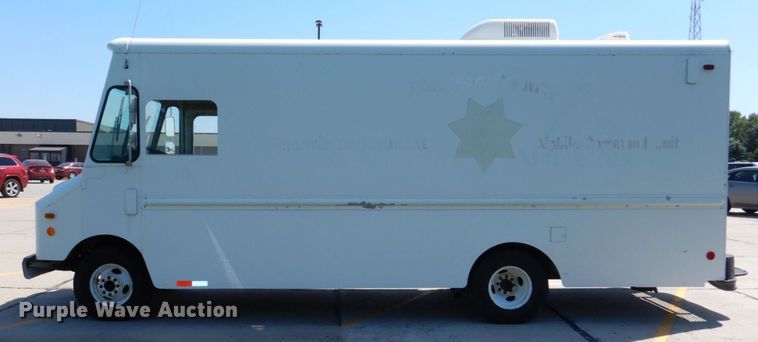 image for item DM2301 1991 Chevrolet P30  delivery truck