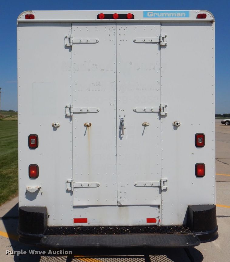 image for item DM2301 1991 Chevrolet P30  delivery truck