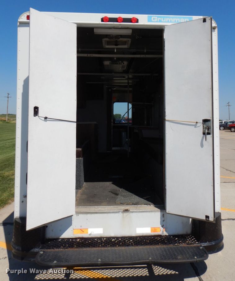 image for item DM2301 1991 Chevrolet P30  delivery truck