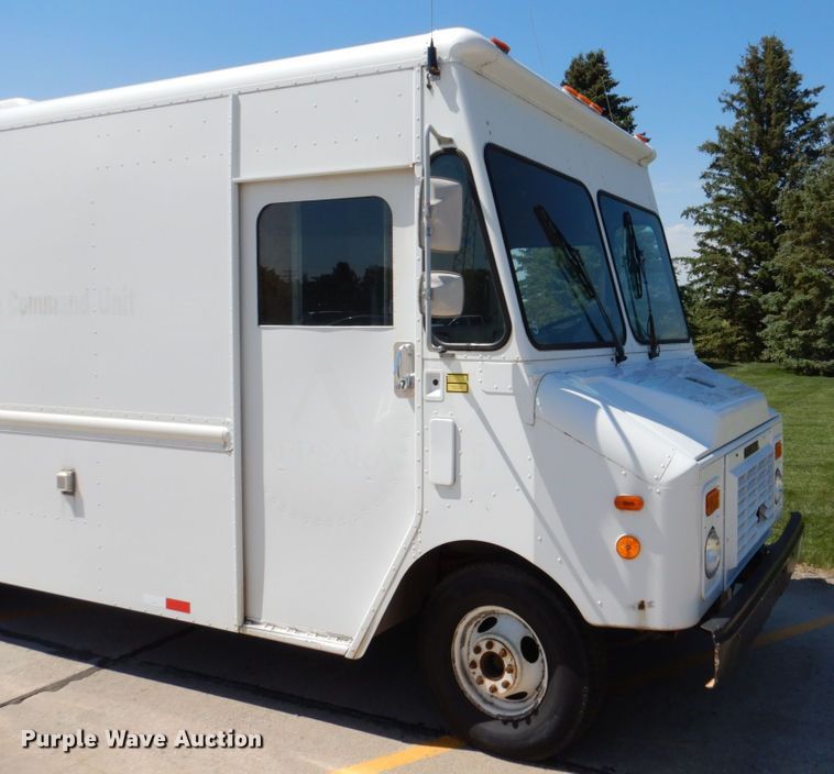 image for item DM2301 1991 Chevrolet P30  delivery truck