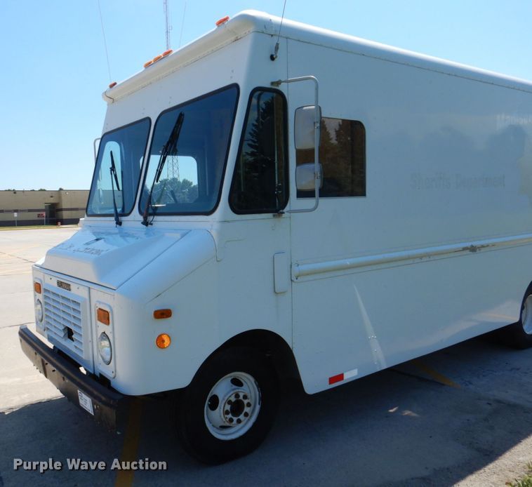 image for item DM2301 1991 Chevrolet P30  delivery truck