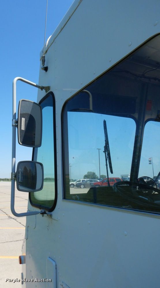 image for item DM2301 1991 Chevrolet P30  delivery truck