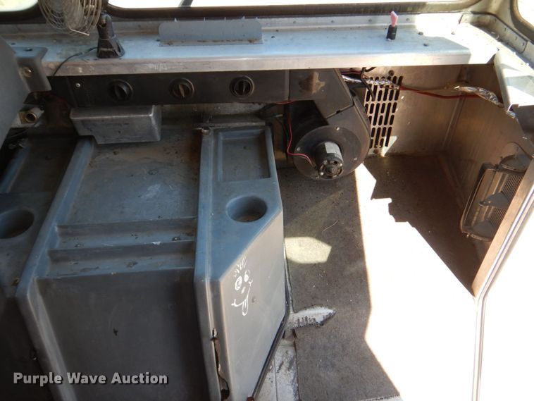 image for item DM2301 1991 Chevrolet P30  delivery truck