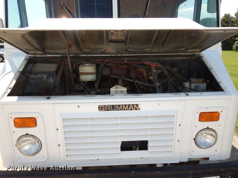 image for item DM2301 1991 Chevrolet P30  delivery truck