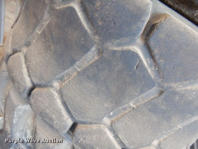 image for item DN0387 (5) skid steer tires