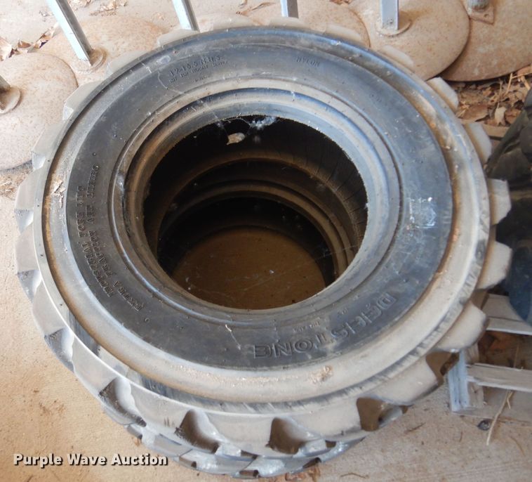 image for item DN0387 (5) skid steer tires