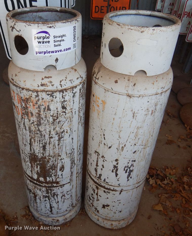 image for item DN0390 (2) LPG tanks