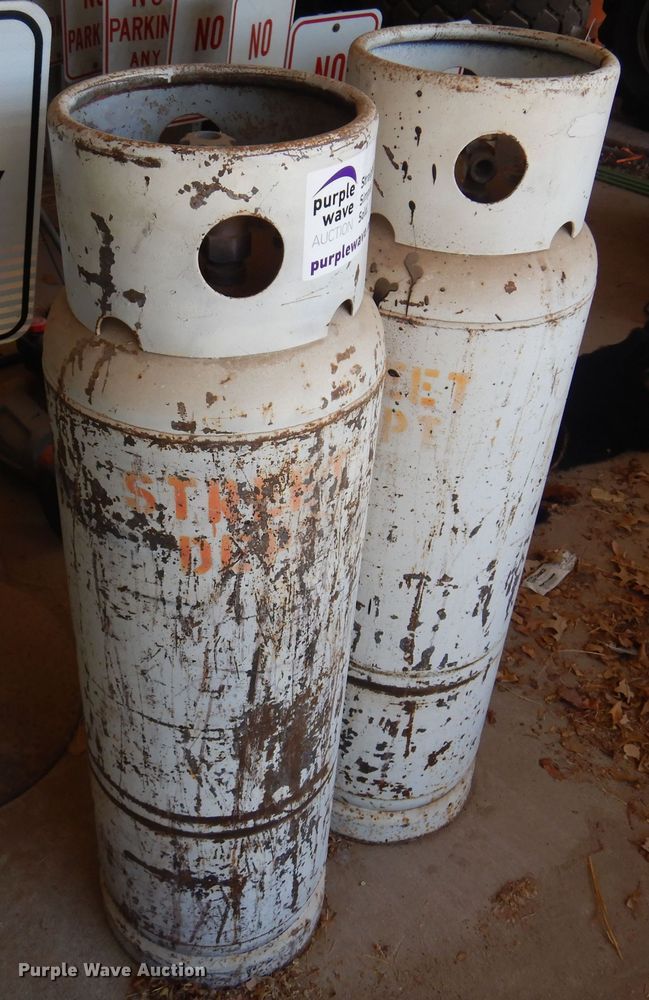 image for item DN0390 (2) LPG tanks