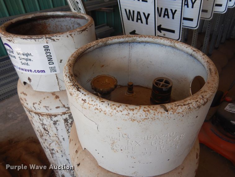 image for item DN0390 (2) LPG tanks