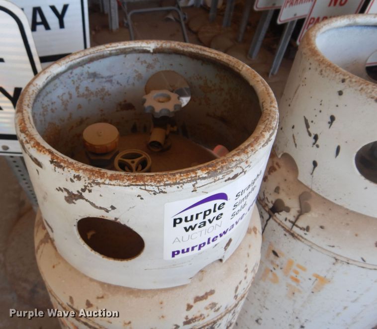 image for item DN0390 (2) LPG tanks