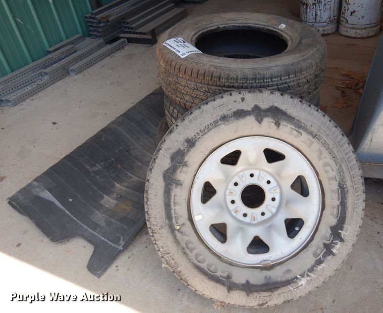 image for item DN0392 (4) tires