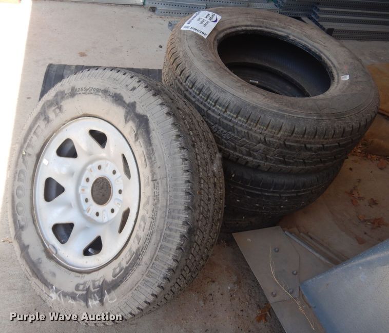 image for item DN0392 (4) tires