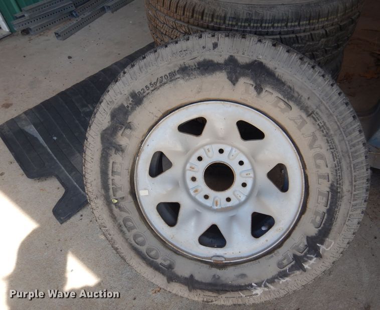 image for item DN0392 (4) tires