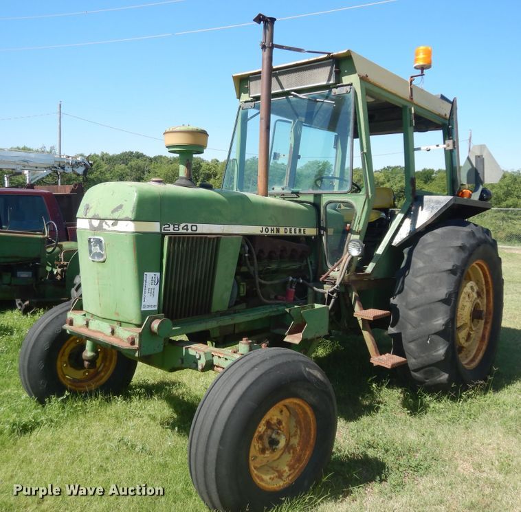 image for item DN1581 John Deere 2840  tractor