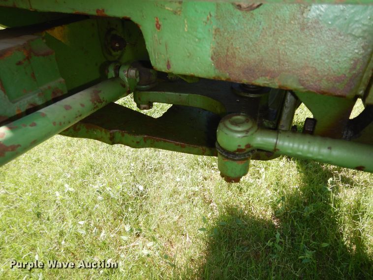 image for item DN1581 John Deere 2840  tractor