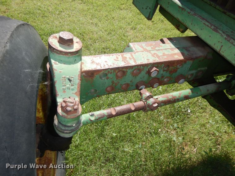 image for item DN1581 John Deere 2840  tractor