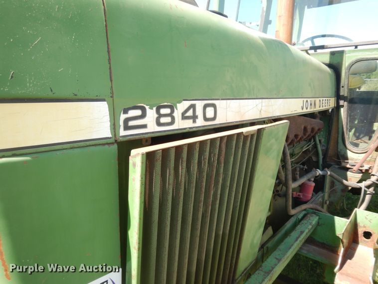 image for item DN1581 John Deere 2840  tractor