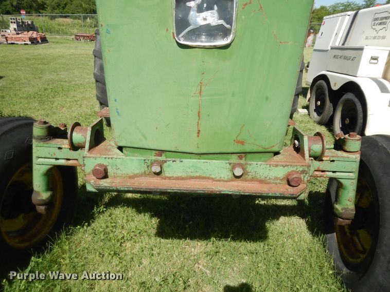 image for item DN1581 John Deere 2840  tractor