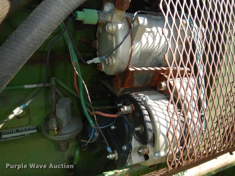 image for item DN1581 John Deere 2840  tractor