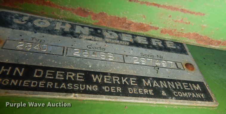 image for item DN1581 John Deere 2840  tractor