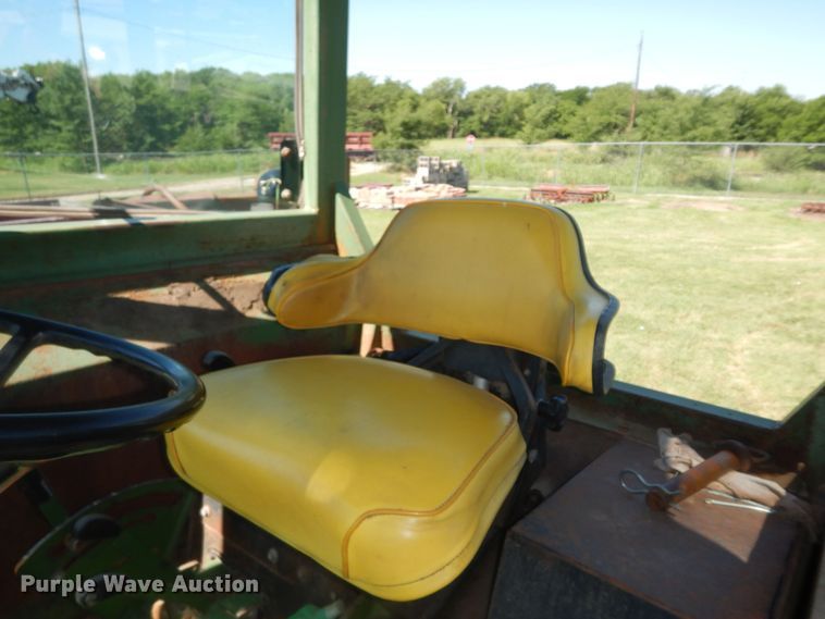 image for item DN1581 John Deere 2840  tractor