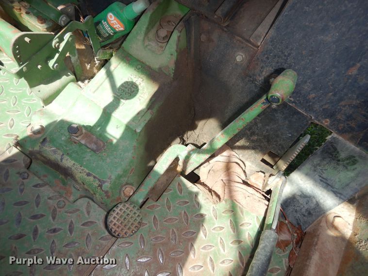 image for item DN1581 John Deere 2840  tractor