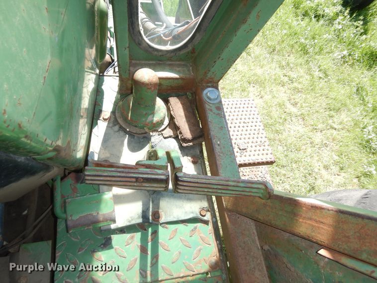 image for item DN1581 John Deere 2840  tractor