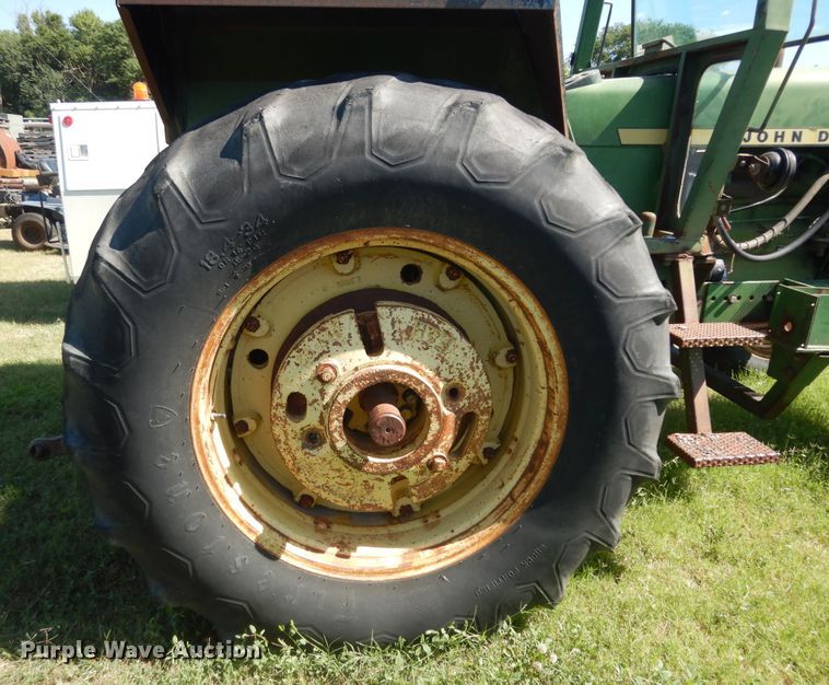 image for item DN1581 John Deere 2840  tractor