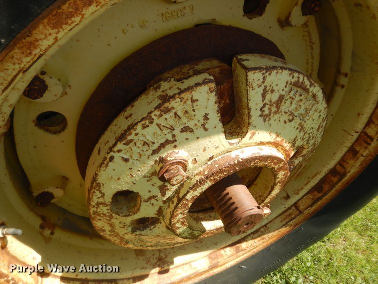 image for item DN1581 John Deere 2840  tractor