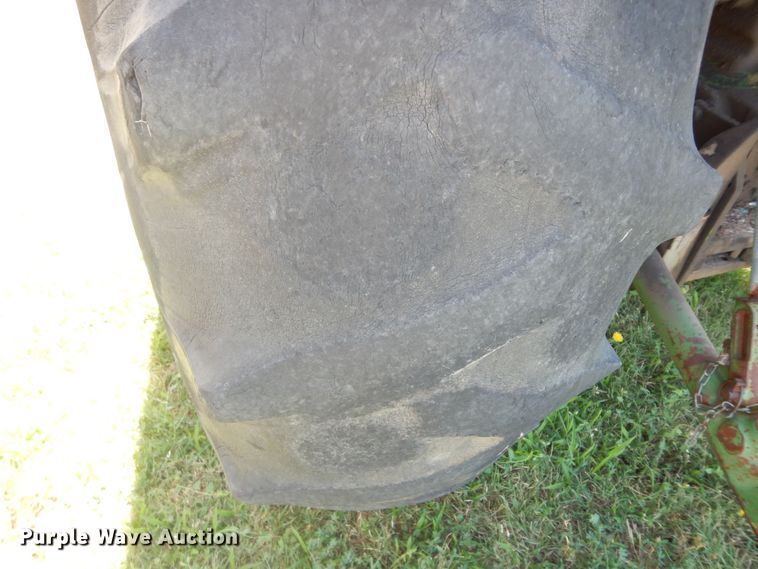 image for item DN1581 John Deere 2840  tractor