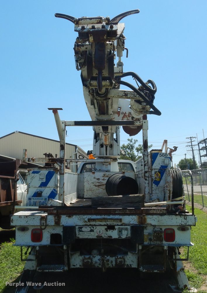 image for item DN1584 1989 GMC C6000  digger derrick truck