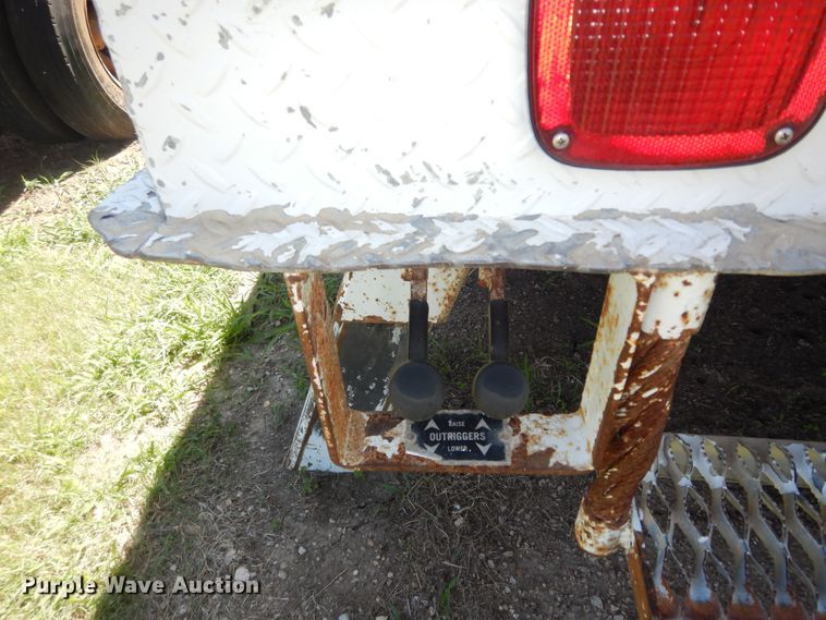 image for item DN1584 1989 GMC C6000  digger derrick truck