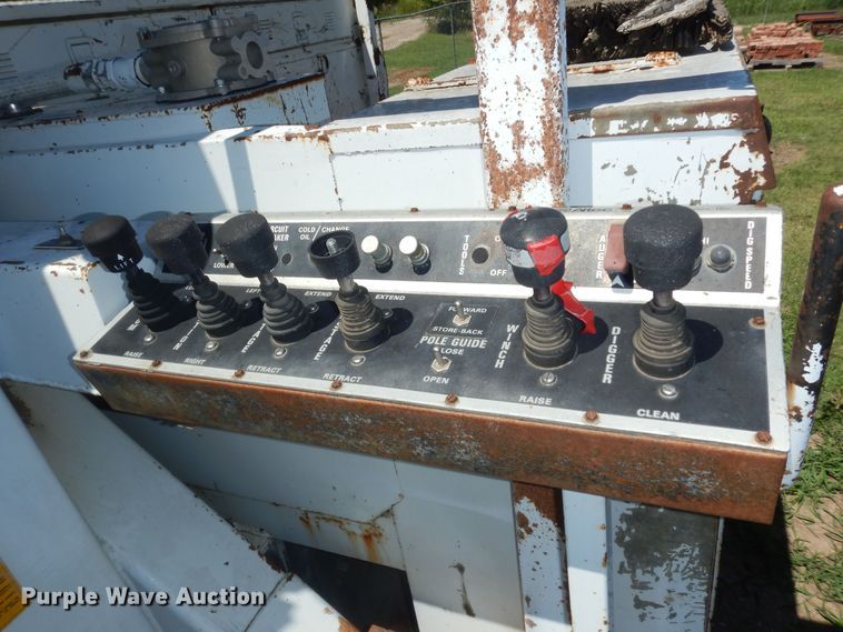 image for item DN1584 1989 GMC C6000  digger derrick truck