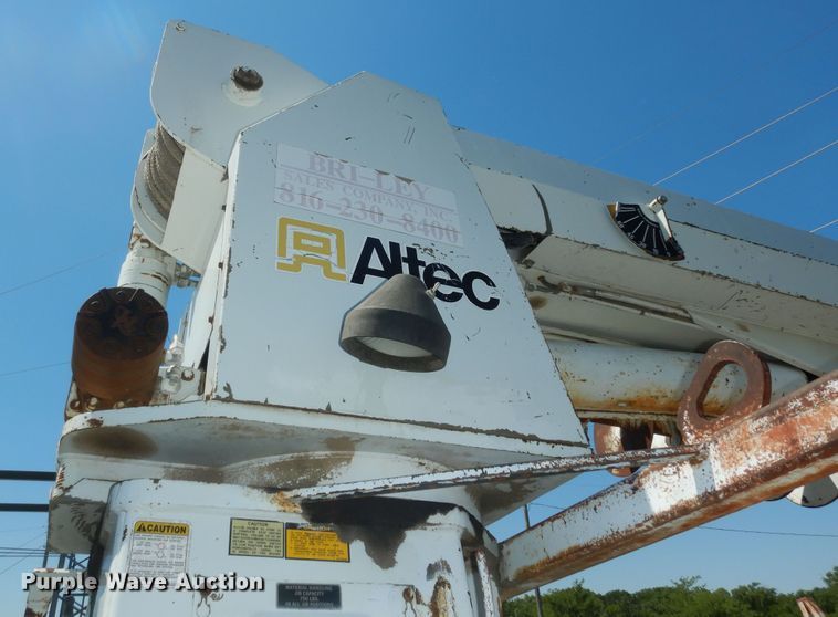 image for item DN1584 1989 GMC C6000  digger derrick truck