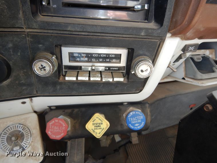 image for item DN1584 1989 GMC C6000  digger derrick truck