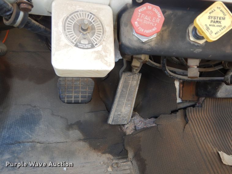 image for item DN1584 1989 GMC C6000  digger derrick truck